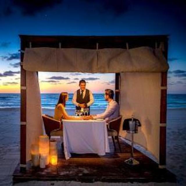 Honeymoon - Private Dinner on Beach