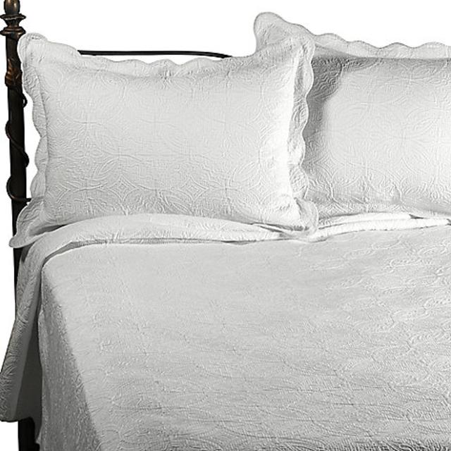 Matelasse Coventry Full/Queen Coverlet Set in White