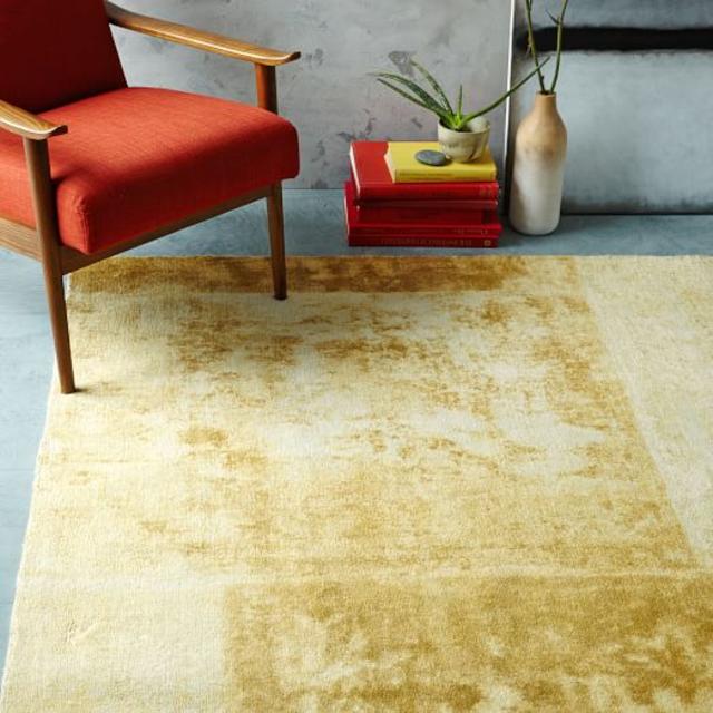 Distressed Rococo Wool Rug - Horseradish