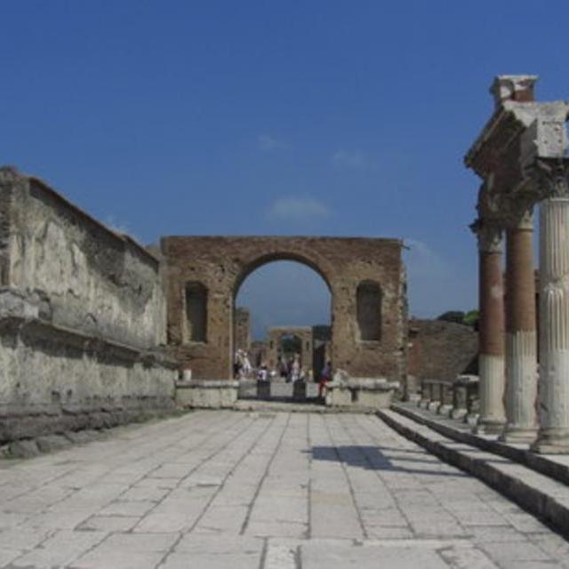 Tours of Pompeii with Lello & Co.