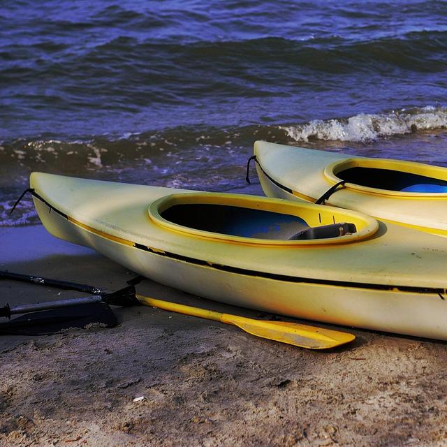 Raiatea: Kayak the Faaroa River