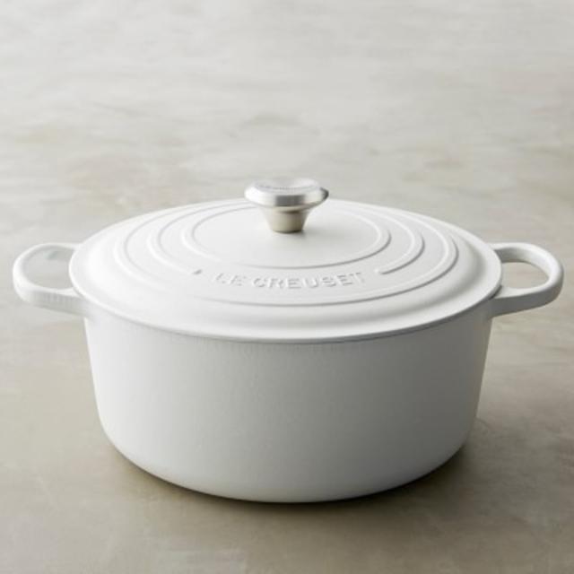 Le Creuset Signature Cast-Iron Matte Round Dutch Oven, 7 1/4-Qt., Matte White