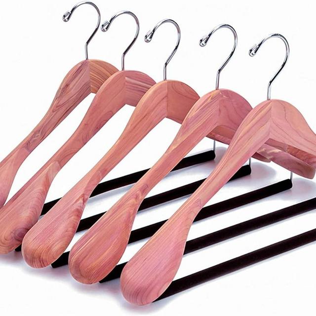 Red Cedar suit hangers x5