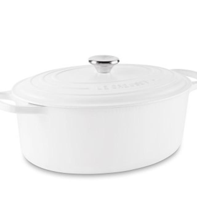 Le Creuset Signature Cast-Iron Oval Dutch Oven, 6 3/4-Qt., Matte White