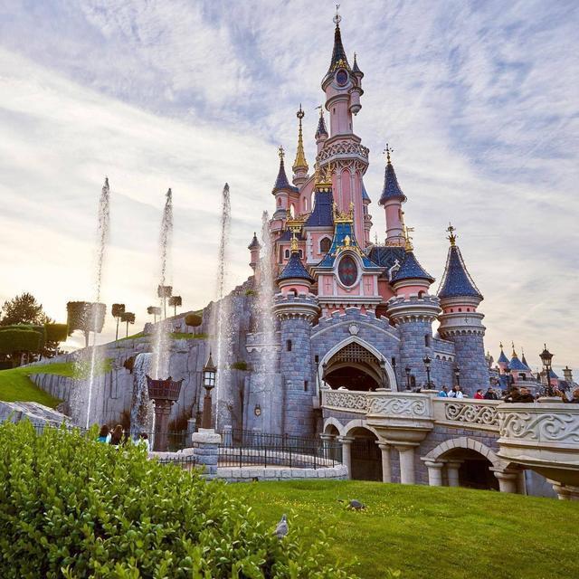 Disneyland Paris park ticket