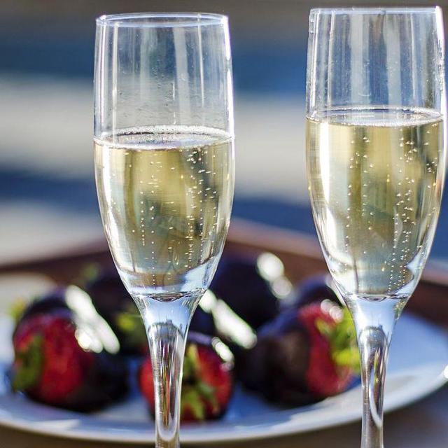 Champage and Chocolate Covered Strawberries upon arrival