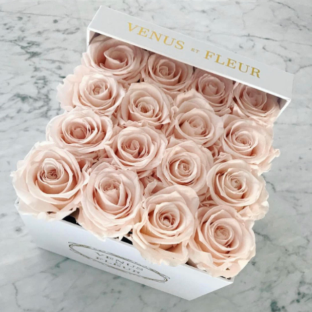 Design Your Venus et Fleur® Rose Arrangement - Blush
