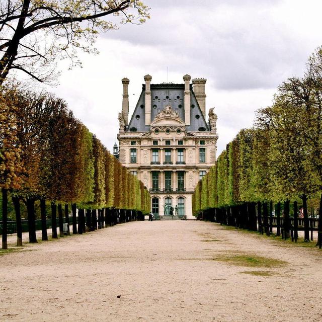 Exploring: Touring the Town