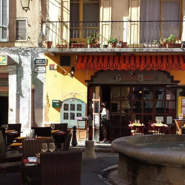 Dining in Provence
