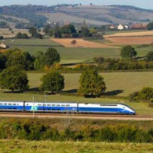 Train from Provence to Paris