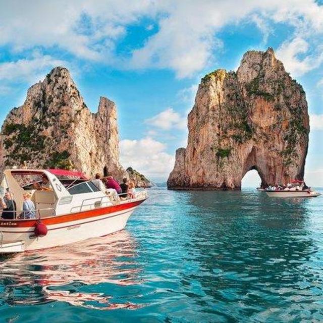 Honeymoon Boat Cruise around Capri