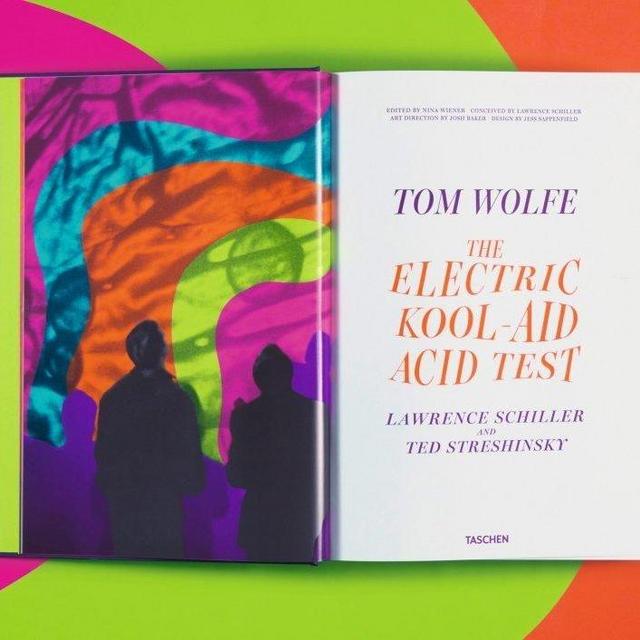 Tom Wolfe. The Electric Kool-Aid Acid Test. Photographs by Lawrence Schiller & Ted Streshinsky