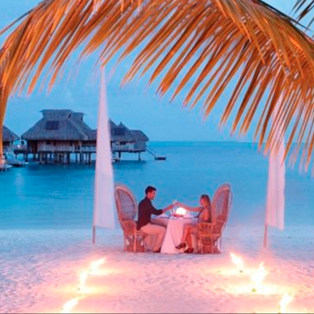 Beachside Romantic Dinner on our Honeymoon