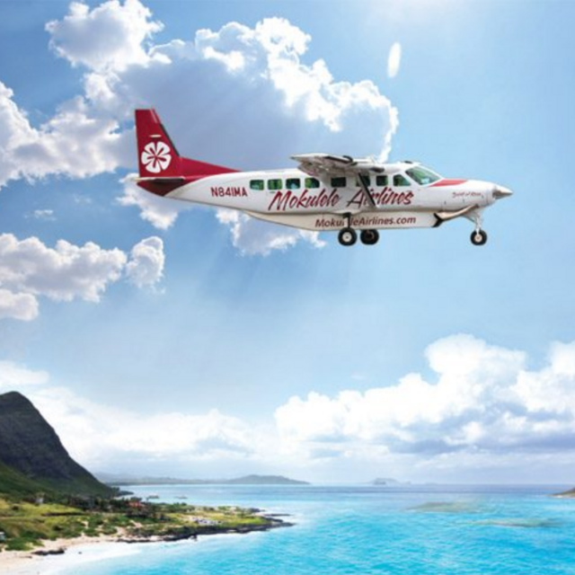 Island Hopping Flight From Moorea to Tikehau