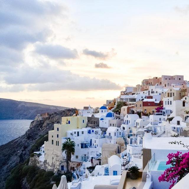 Honeymoon Resort in Santorini