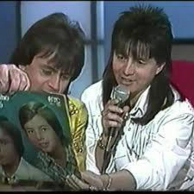 Liberação para subir ao mezanino e cantar evidências duas vezes