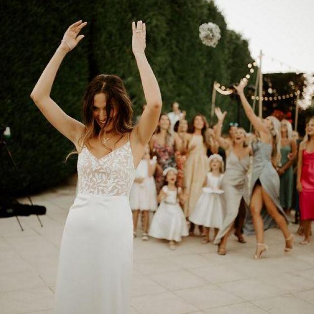 Taxa pra noiva não jogar o buque para sua mulher