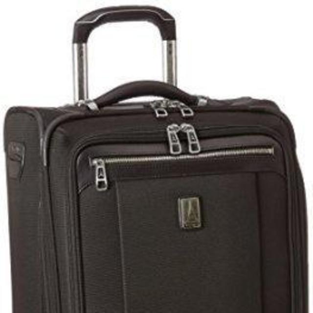 Travelpro Platinum Magna 2 - 22 Inch Express Rollaboard Suiter