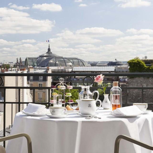 Lunch in Paris