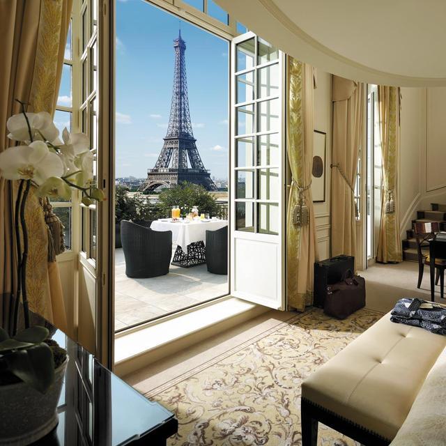 Breakfast in Paris