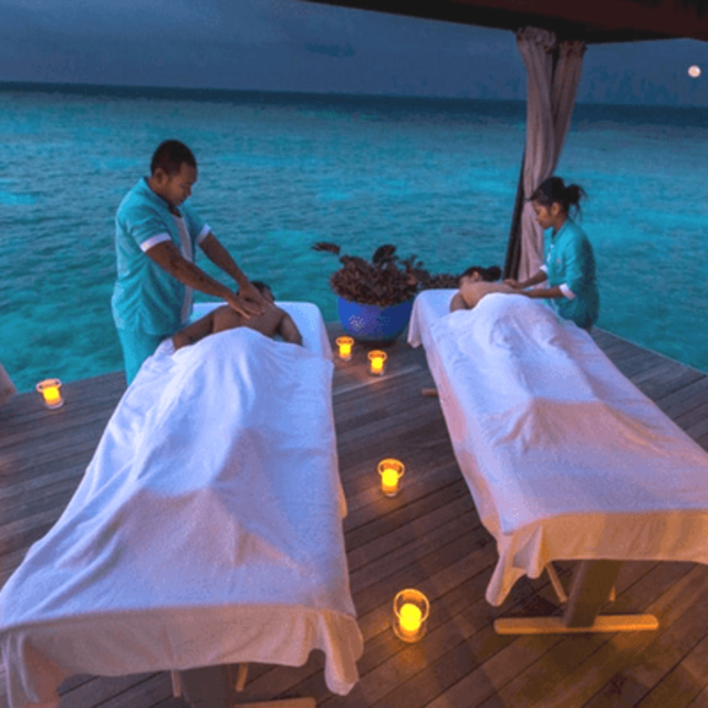 Couples massage in Maldives