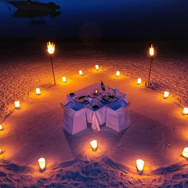 Romantic Honeymoon Oceanside Dinner