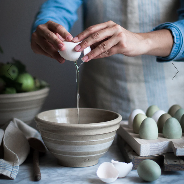 FARMHOUSE YELLOWWARE BOWL - Medium
