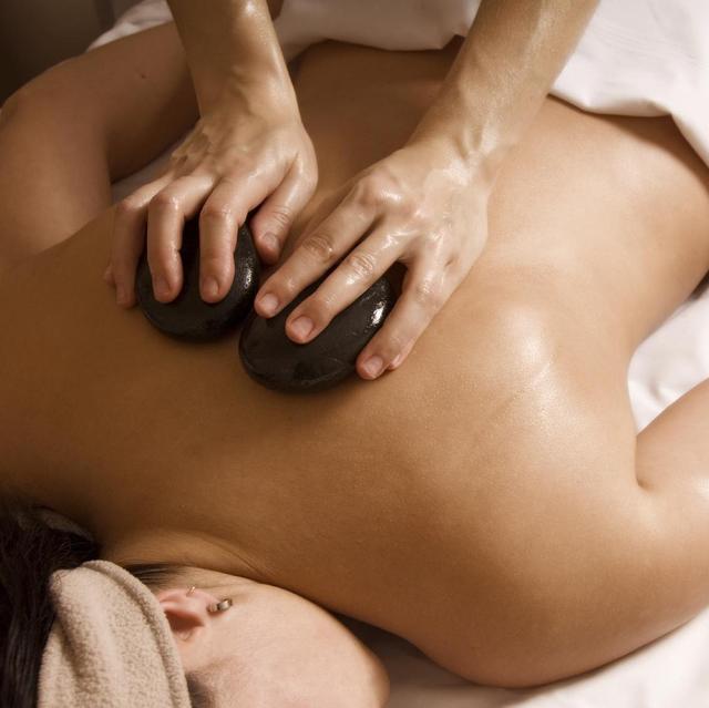 Warm Stone Massage @ Gili Lankanfushi
