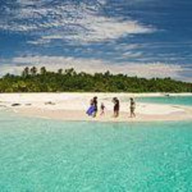 Zapatilla Island