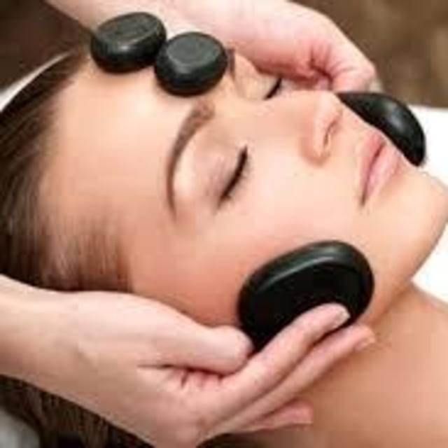 Honeymoon Volcanic Hot Stone Massage