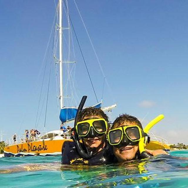 Snorkeling for two in Aruba!