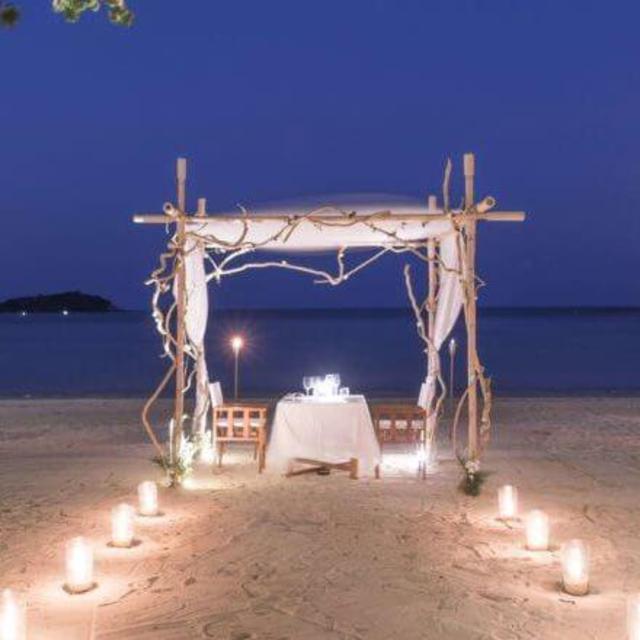 Lady and the Tramp, but make it beachy.