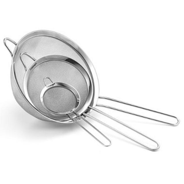 Set of three mesh strainers