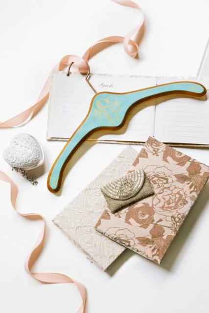 Heirloom Hangers (Mr.)