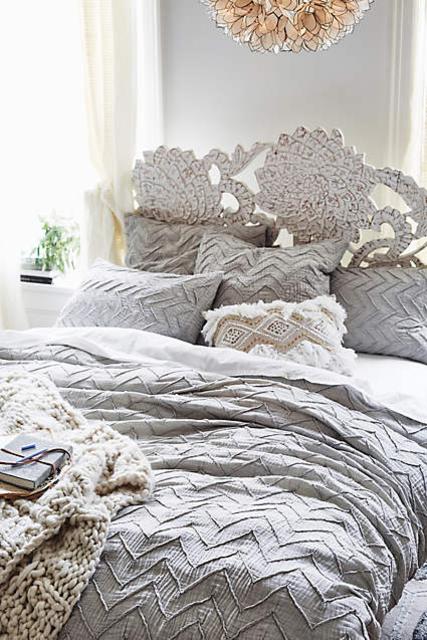 Textured Chevron Duvet (white, queen)
