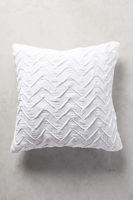 Textured Chevron Euro Sham (26x26, white)