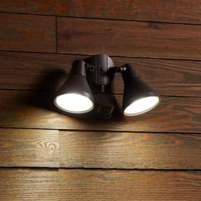 Utilitech 180-Degree 300-Watt EQ Hardwired Halogen Bronze 2-Head Motion-Activated Flood Light with Timer