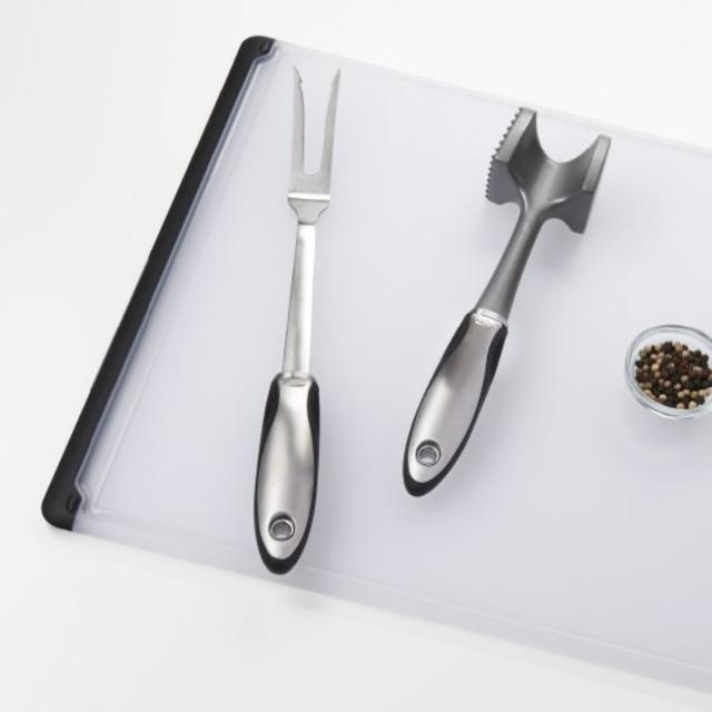 OXO Good Grips 15-Inch-by-21-Inch Cutting Board, Black