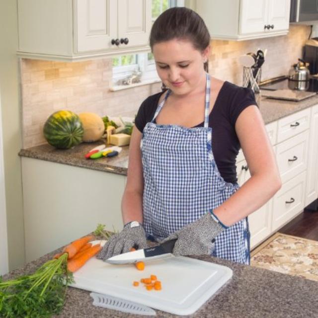 MoiChef Cut Resistant Gloves (Level 5) - Best Protection from Steel/Ceramic Knives & Mandolines