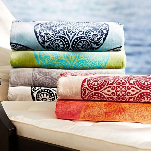 Greta Medallion Jacquard Beach Towel