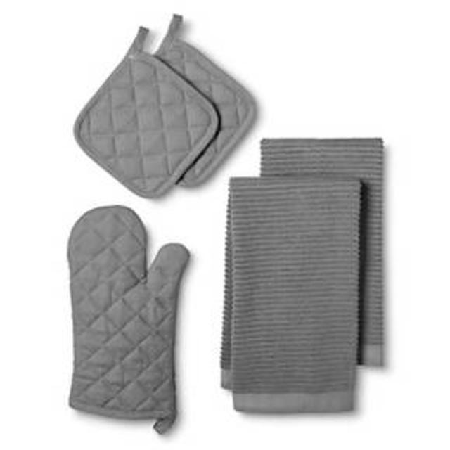 Product description page - Kitchen Essentials Pack with Oven Mitt (2 Pot Holders 2 Kitchen Towels) - Room Essentials™