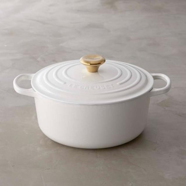 Le Creuset Signature Cast-Iron Dutch Oven with Gold Knob, 5 1/2-Qt., White