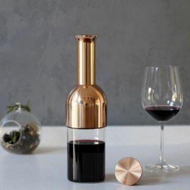 Eto Wine Decanter - Gold Mirror Finish