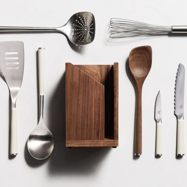 Material Kitchen The Iconics - Walnut Wood/Cool Neutral Handles