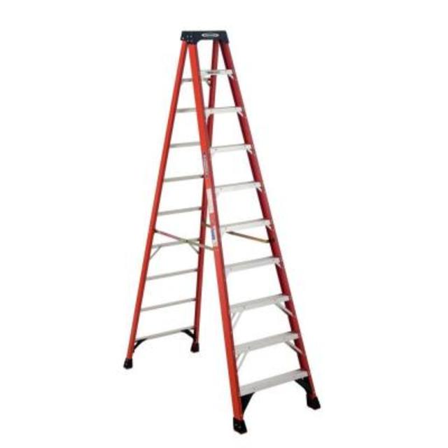 10ft Fiberglass Step Ladder