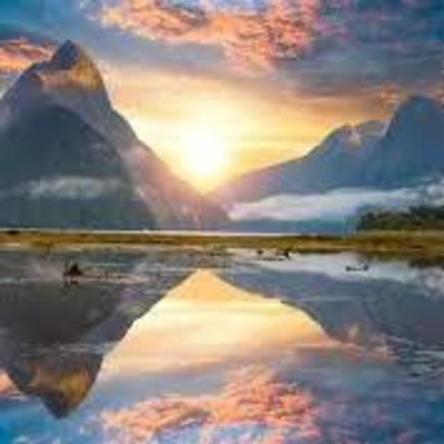 Kayaking tour at Milford Sound