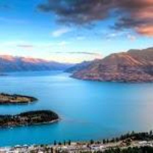 Paddle boarding of Lake Wakatipu