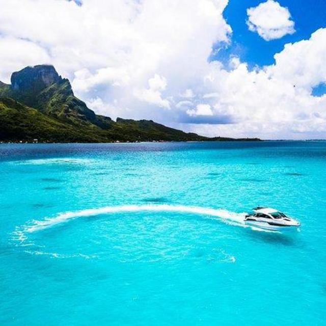 Sunset Boat Cruise in Bora Bora