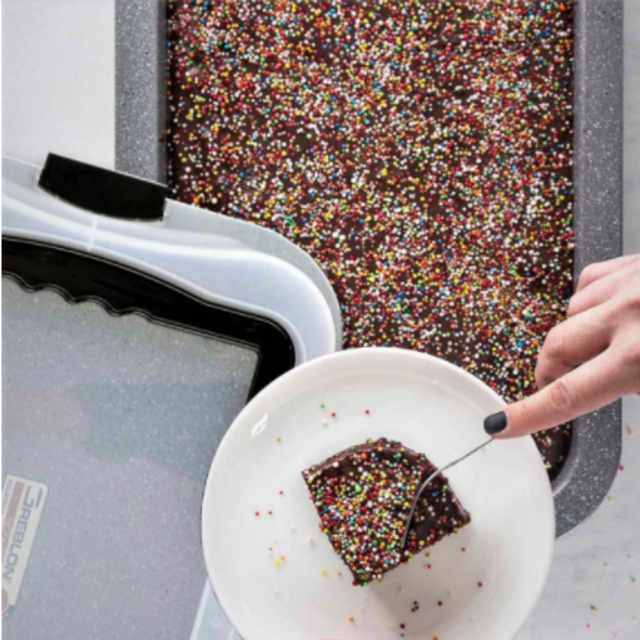 Baking dish with cover תבניות אפייה עם מכסה