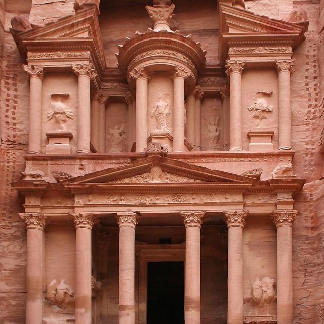 Tour of the ancient city of Petra, Jordan